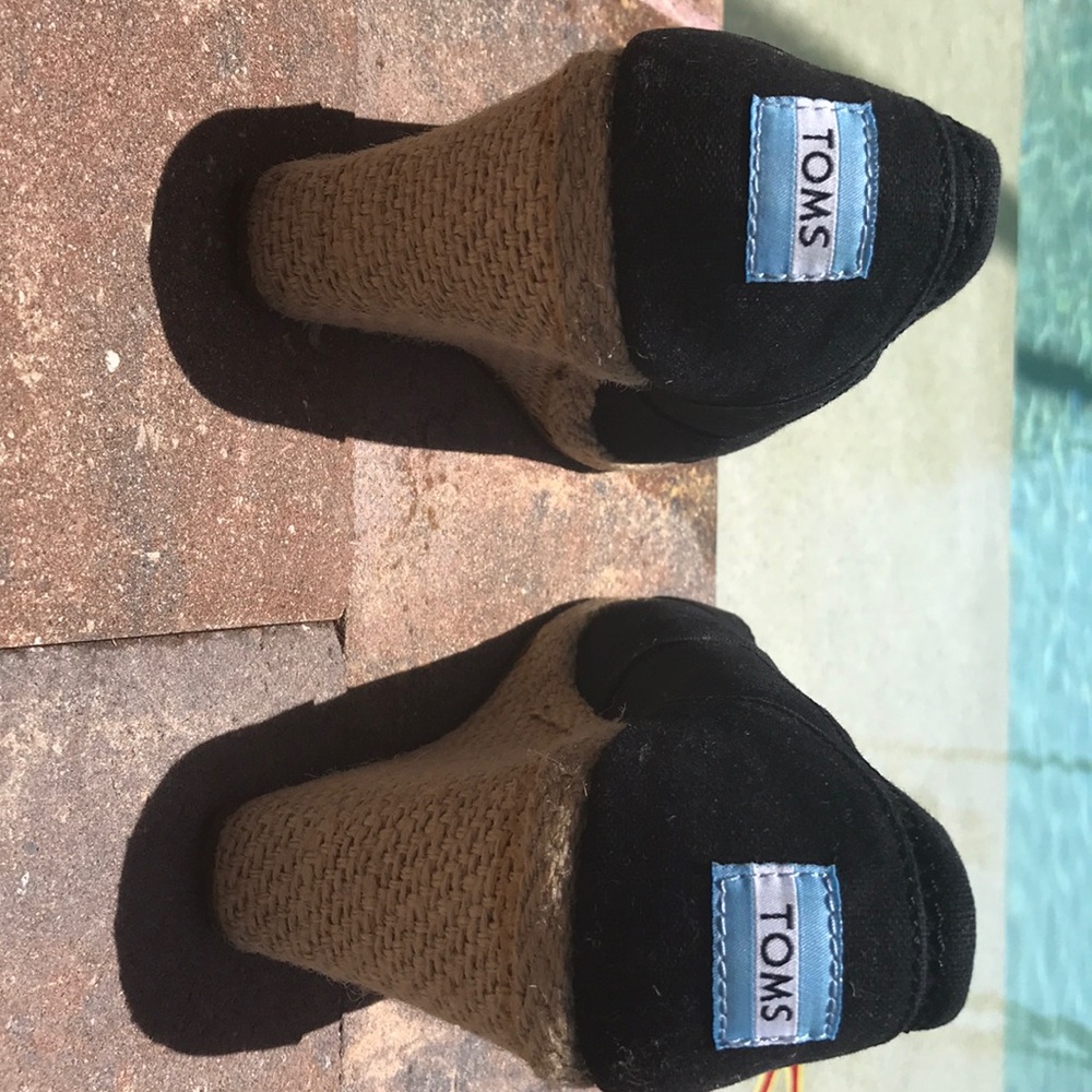 Toms wedges